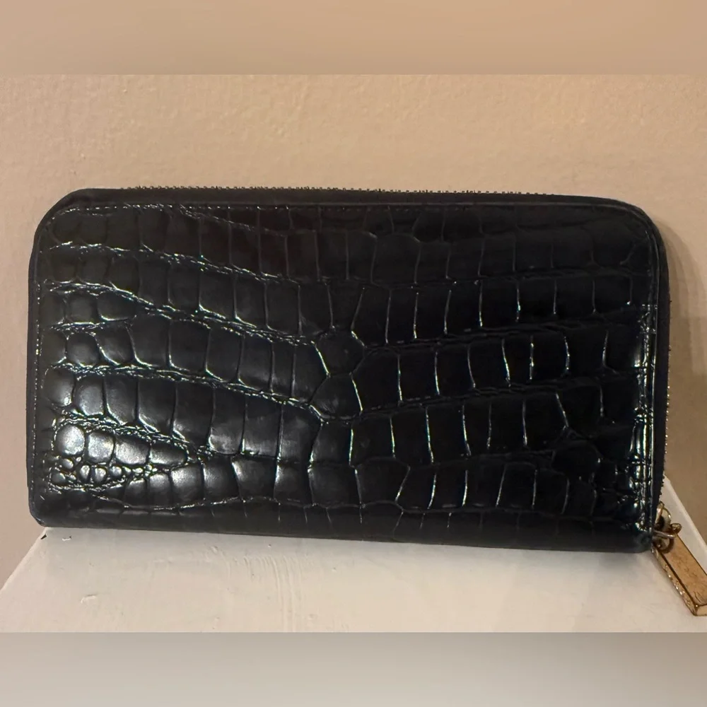 Tory Burch Britten Zip Continental Wallet in black croc-embossed leather EUC - Picture 3 of 11